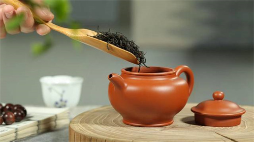 紫砂壶壶型会影响泡茶的味道  1