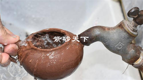 紫砂壶茶叶老堵住出水孔怎么处理  1